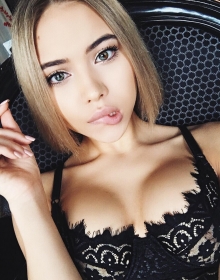 							Аня