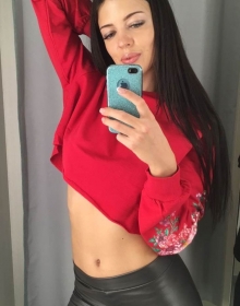 							Полина